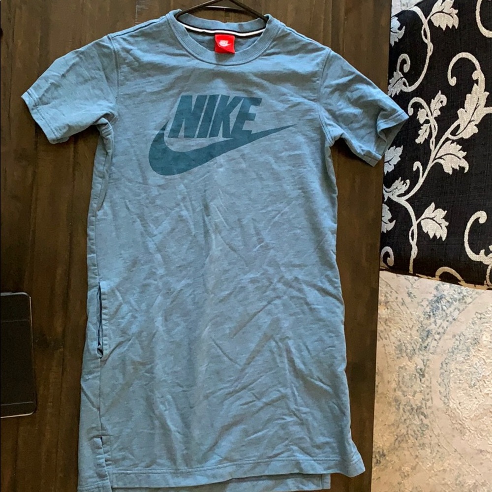 Nike Long Shirt w/ Pockets